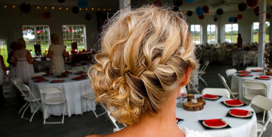 35 Wedding Guest Hairstyles You Can Actually Do Yourself